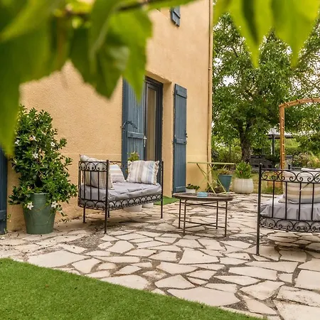 D'hôtes La Vigneronne Couette-café Senouillac